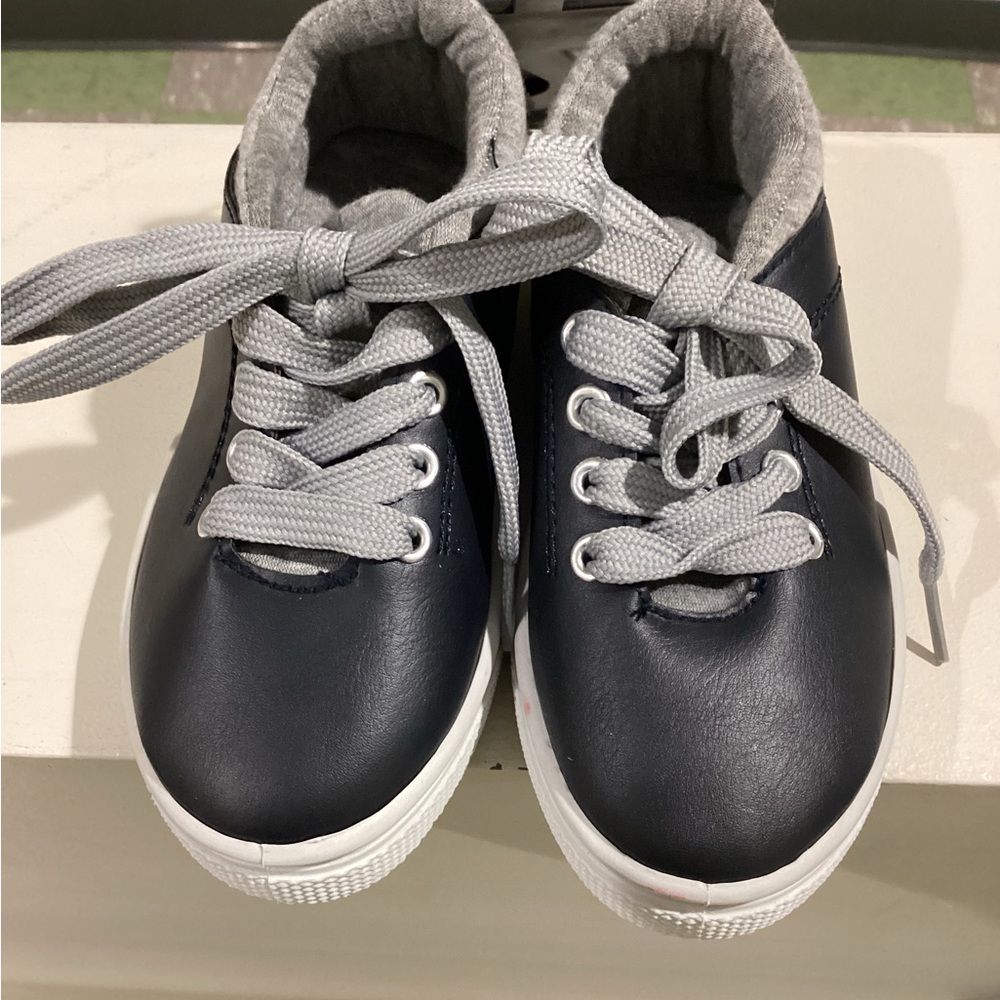 REVO Boy Toddler Sneakers- Size:9
